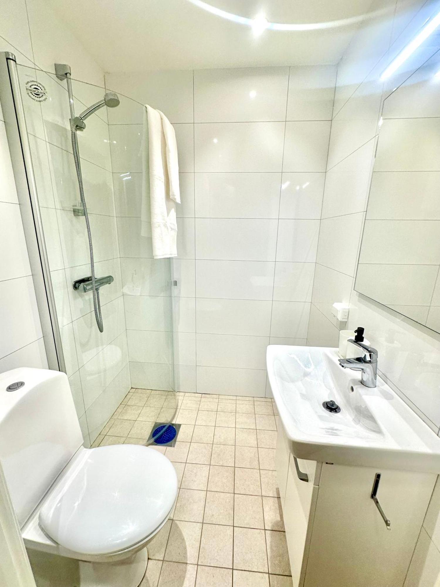 Edsviken Hotell Ab Sollentuna Bagian luar foto
